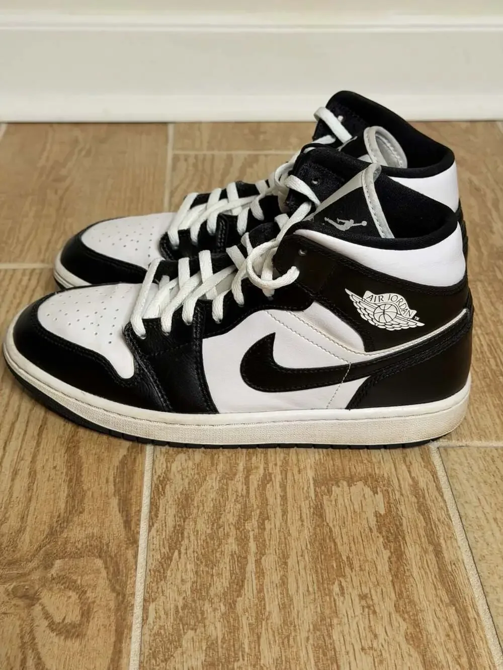 Nike Women's Air Jordan 1 Mid Panda Black/White DV0991-101 Size 8.5